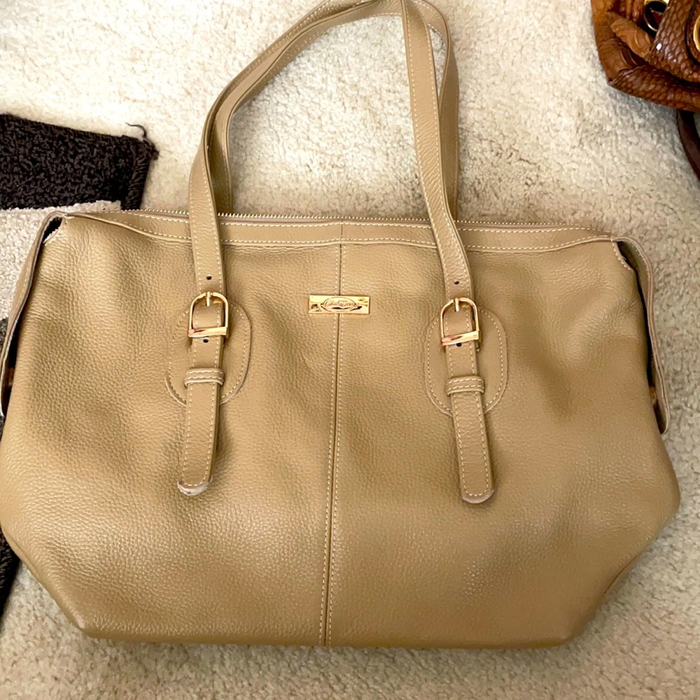 Onna ehrlich shoulder bag